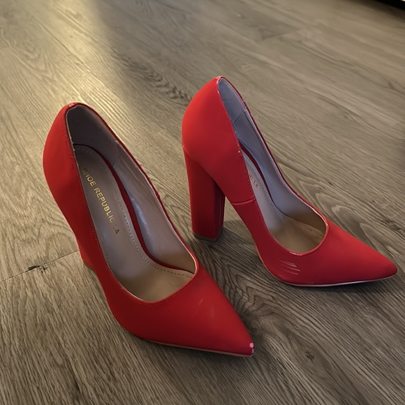 Red Pumps - Picture 2 of 3